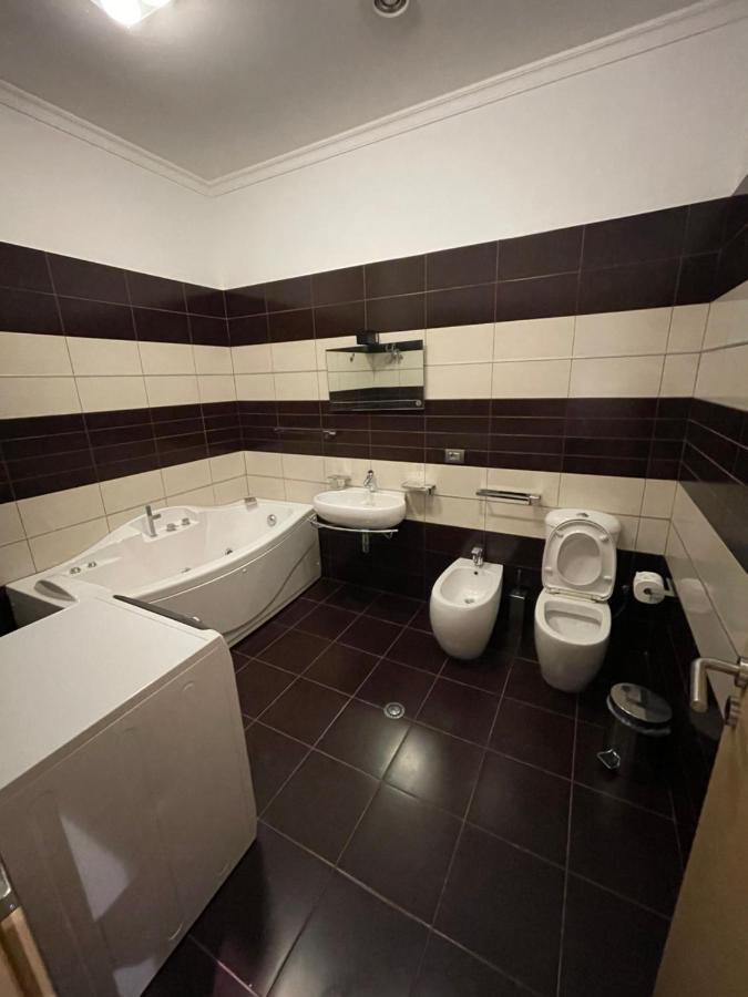 Mak Apartments Тирана Екстер'єр фото